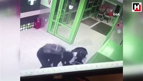 R­u­s­y­a­­d­a­ ­h­ı­r­s­ı­z­l­a­r­ ­A­T­M­­y­i­ ­b­o­m­b­a­y­l­a­ ­h­a­v­a­y­a­ ­u­ç­u­r­d­u­